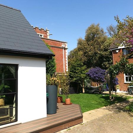 Hastings Casita, 'Little House' Self Contained Garden Lodge, Close To Town And Seafront エクステリア 写真
